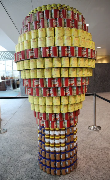 Food sculpture presented at 9th Annual Long Island Canstruction competition — Stockfoto