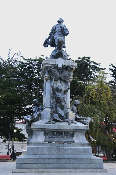 智利蓬塔阿雷纳斯的费迪南德·麦哲伦纪念馆 — 图库照片