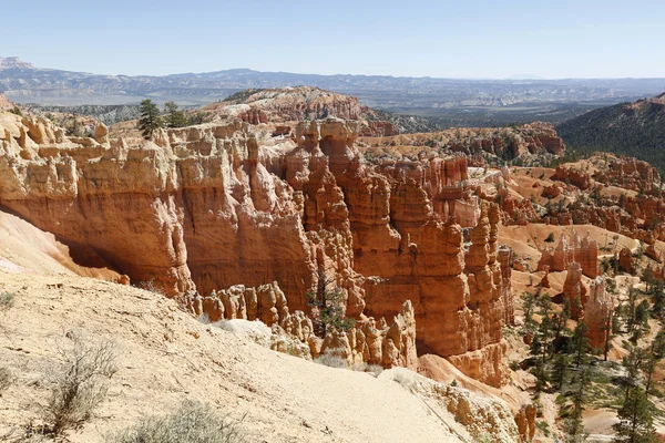 Skalní útvary v národního parku Bryce Canyon v Utahu — Stock fotografie