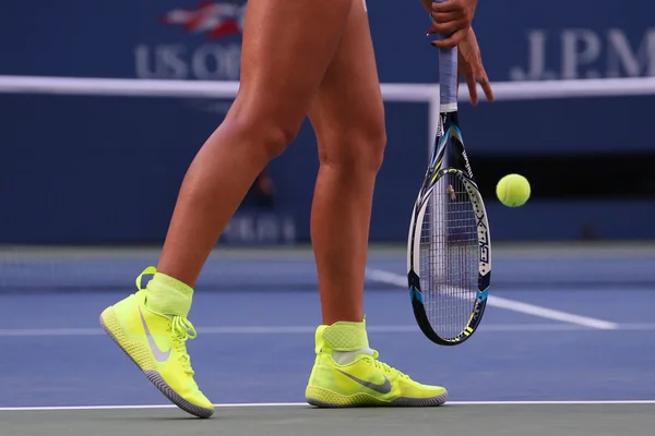 Two times Grand Slam champion Victoria Azarenka wears custom Nike tennis shoes during US Open 2015 — Stock Photo, Image