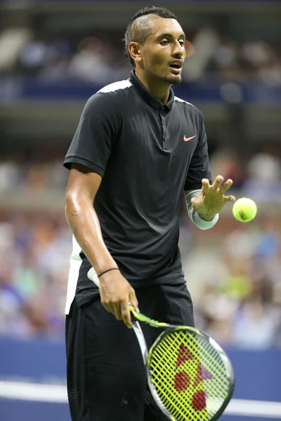 Profesionální tenista Nick Kyrgios Austrálie v akci během jeho zápas na nás otevřené 2015 — Stock fotografie
