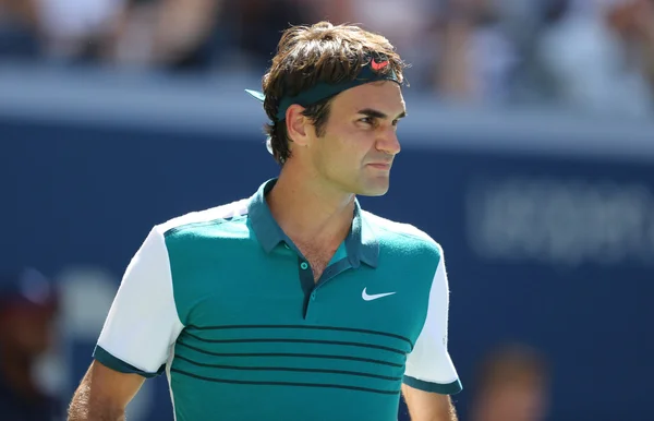 Der 17-malige Grand-Slam-Champion Roger Federer aus der Schweiz in Aktion bei seinem Drittrunden-Match bei den US Open 2015 — Stockfoto