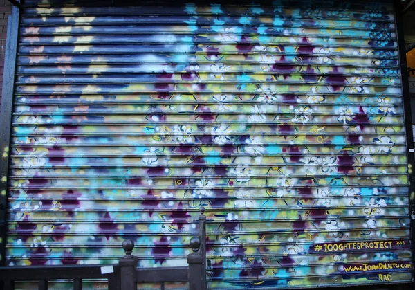 Mural at 100 gates project in Lower East Side in Manhattan — Stock Photo, Image