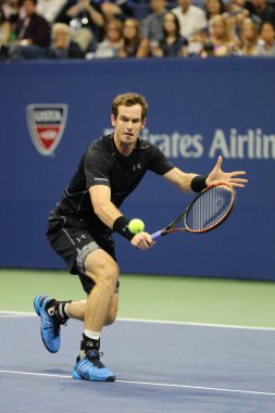 Grand Slam şampiyonu Andy Murray eylem sırasında bize açık 2015 Billie Jean King Ulusal Tenis Merkezi yuvarlak üç maç