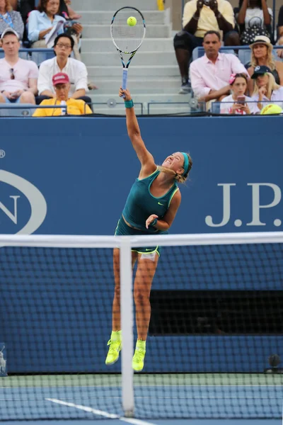 Deux fois championne du Grand Chelem Victoria Azarenka de Biélorussie en action lors du match du troisième tour de l'US Open 2015 — Photo