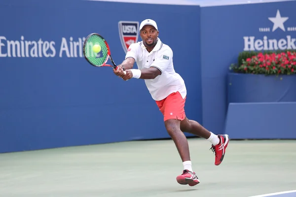Professional tennis player Donald Young of United States in action during his round four match at US Open 2015 — ストック写真