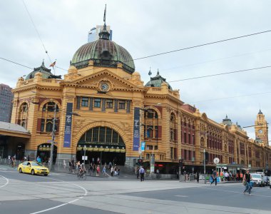 İkonik Flinders Street Tren İstasyonu Melbourne