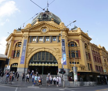 İkonik Flinders Street Tren İstasyonu Melbourne
