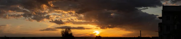Пейзаж Закате Трагическое Мрачное Небо Деревня Буджакской Степи Панорама Багровые — стоковое фото