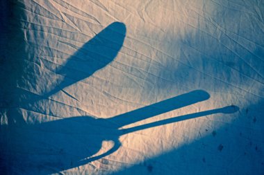 Motosikletin gölgesi