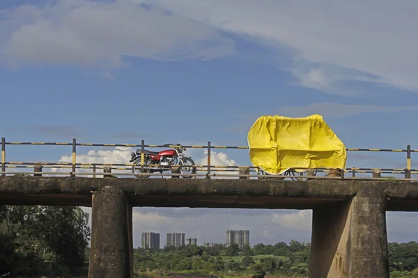 Vehículos Bridge Khadalwasla Pune Maharashtra India — Foto de Stock