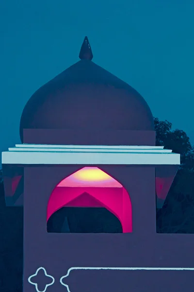 印度马哈拉施特拉邦浦那Mughal花园的照明 — 图库照片