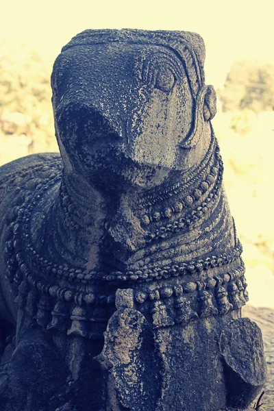 Nandi al tempio di Sangameshwar vicino a Saswad, Maharashtra, India — Foto Stock