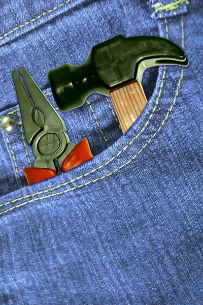 ジーンズのポケットの作業工具 — ストック写真