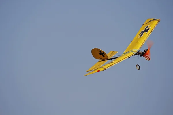 Rc modellflugzeug fliegen — Stockfoto