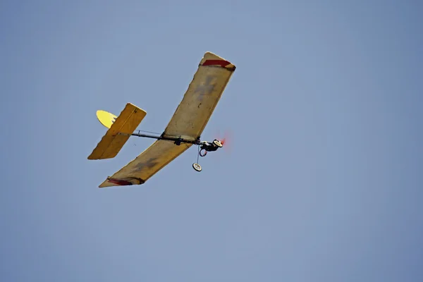 RC model lecącego samolotu — Zdjęcie stockowe