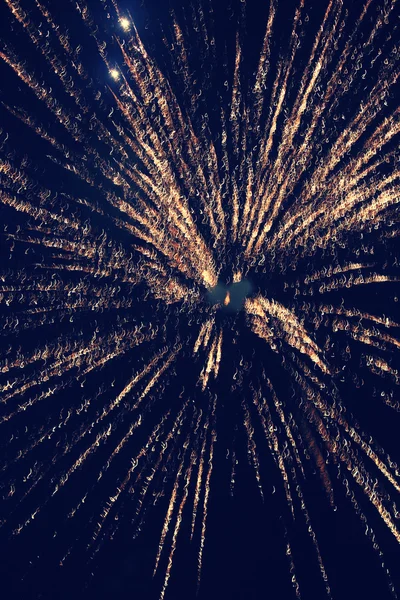 Fogos de artifício por ocasião do festival indiano de luzes, Diwali — Fotografia de Stock