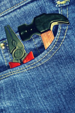 Kot pantolon cebinde iş araçları