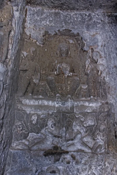 아 잔 타 동굴 2, 아우 랑가 바드에서에서 로터스 동상에 앉아 부처님, — 스톡 사진