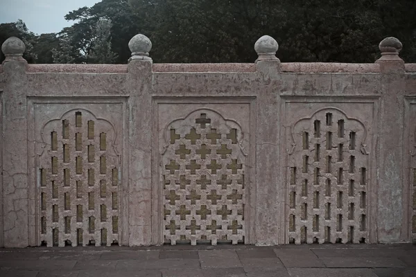 Decorative design of the compound wall, main Tomb.  Aurangabad, — Stock Photo, Image