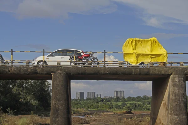 Vehicles Bridge Khadalwasla Pune Maharashtra India — Stockfoto