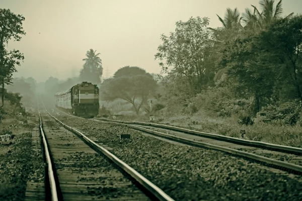 Τρένο Στις Σιδηροδρομικές Γραμμές Pune Maharashtra Ινδία — Φωτογραφία Αρχείου