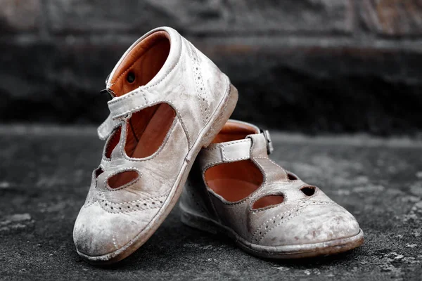 Versleten Kinderschoenen Close — Stockfoto