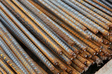 İnşaat alanındaki yapısal çelik.