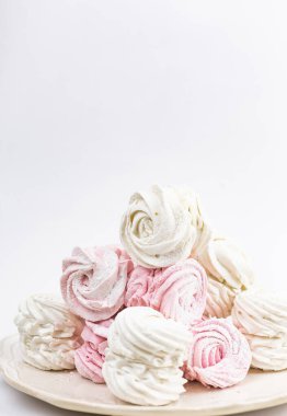 Marshmallow renkli meyve pembesi ve beyaz tatlı se