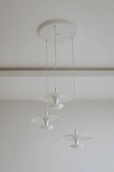 Design Lâmpada Teto Pingente Decorativa Parede Branca Interior — Fotografia de Stock