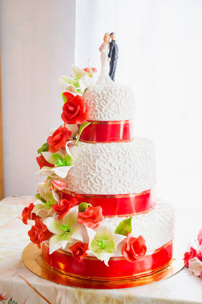 Red wedding cake