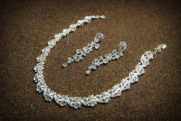 Красивые свадебные украшения с бриллиантами для женщин — стоковое фото