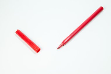 Beyaz arkaplanda işaretler