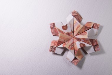 Para Origami kar tanesi