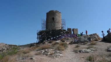 Cembalo Kalesi ve Balaklava Körfezi, Balaklava, Kırım Cumhuriyeti, Ukrayna. Güneşli bir gün 23 Eylül 2020.