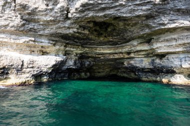 Grotto, Olenevka köyündeki Tarkhankut Ulusal Parkında.