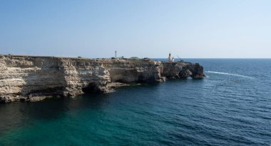 Ukrayna 'nın Kırım Cumhuriyeti' ndeki Tarkhankut Ulusal Doğa Parkı 'ndaki Aziz Niklas Şapeli. Güneşli bir gün, 26 Eylül 2020.