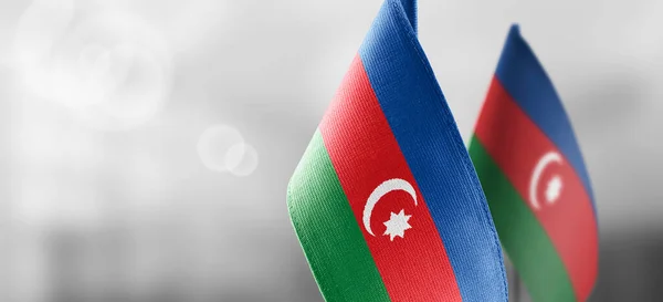 Bandera nacional de Azerbaiyán sobre tela oscura — Foto de Stock