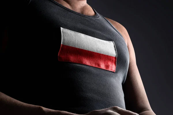 Государственный флаг Польши на сундуке спортсменов — стоковое фото