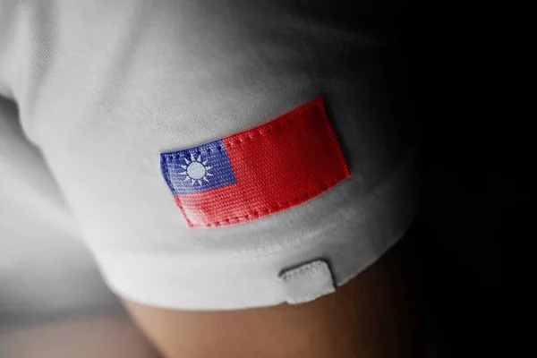 Patch av den nationella flaggan i Taiwan på en vit t-shirt — Stockfoto