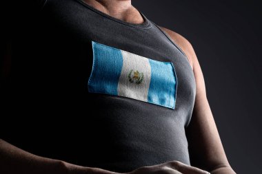 Guatemala 'nın ulusal bayrağı atletlerin göğsünde