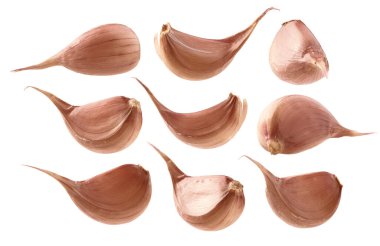 Bir çift sarımsaklı karanfil. Beyaz bir arkaplanda izole edilmiş