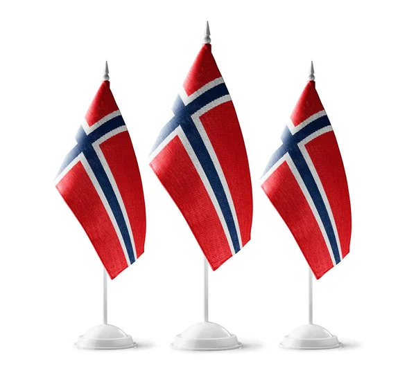 Μικρές εθνικές σημαίες της Νορβηγίας σε λευκό φόντο — Φωτογραφία Αρχείου