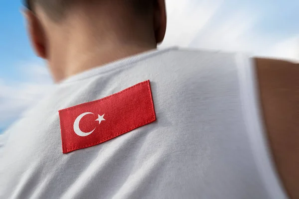 Die türkische Nationalflagge auf dem Rücken der Athleten — Stockfoto