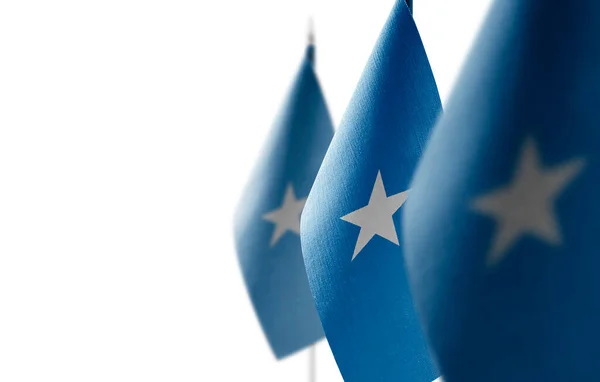 Kleine nationale vlaggen van Somalië op een witte achtergrond — Stockfoto