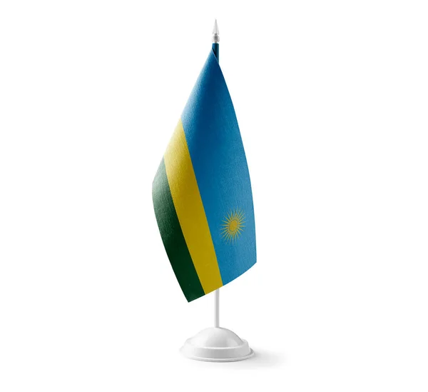 Petit drapeau national du Rwanda sur fond blanc — Photo