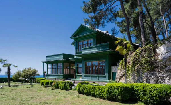 Museum of Stalins Dacha Cold River in Abkhazia in the city of Gagra. Clear sunny day May 10, 2021 — Stock Photo, Image