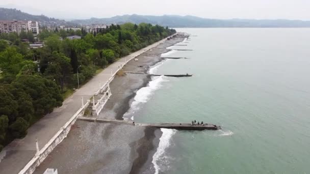 The embankment of the city of Sukhum in the Republic of Abkhazia. — Stock Video