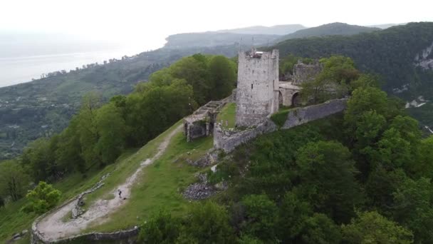 Anakopiens fästning i New Athos i Abchazien. På kvällen den 16 maj 2021 — Stockvideo