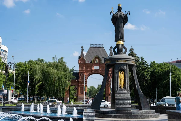 St. Catherines Fountain di kota Krasnodar, Rusia. Hari yang cerah dan cerah pada 24 Mei 2021 — Stok Foto